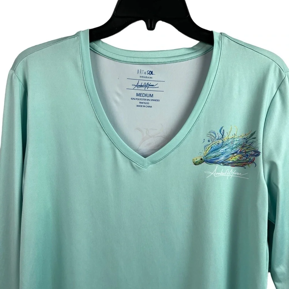Art & Sol Amber Moran Womens Shirt Seafoam Fishing Lures Stretch V Neck Medium - Picture 3 of 10